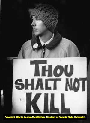 Bill Van Horne protesting against capital punishment, Georgia Diagnostic and Classification State Prison, Jackson, Georgia, December 15, 1983.
