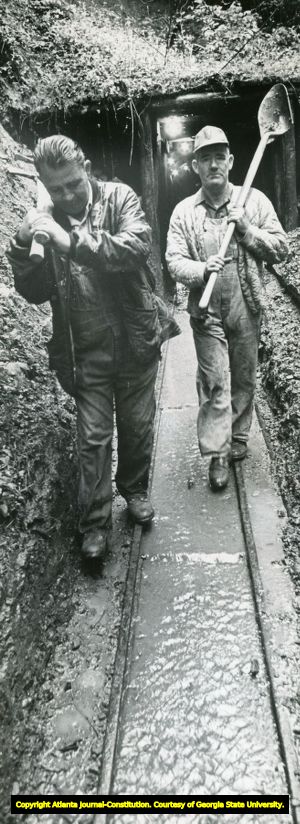 Gold miners Robert Jenkins and Doyal Huntsinger, Dalonega, Georgia. May 24, 1971.