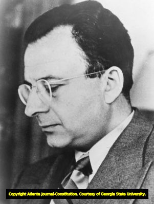 Erich Seligmann Fromm, German psychologist, Germany?, 1958.