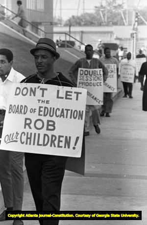 African Americans picketing for school integration outside of the Atlanta Public Schools building, Atlanta, Georgia, September 19, 1967.