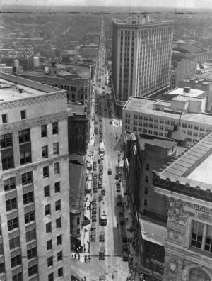 View down Edgewood Avenue, Atlanta, Georgia, July 28, 1940.