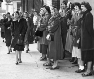 Striking telephone operators picketing, Atlanta, Georgia, November 1950.