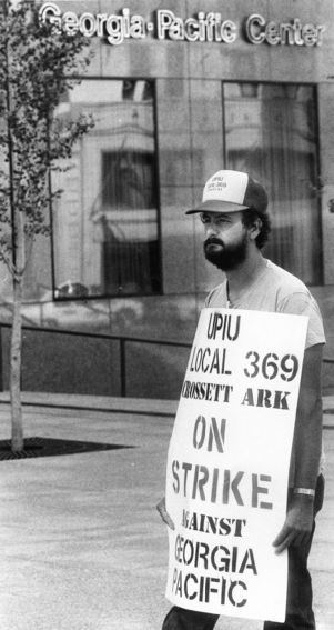 Paper worker from Crossett, Arkansas picketing outside Georgia-Pacific, Atlanta, Georgia, August 1985.