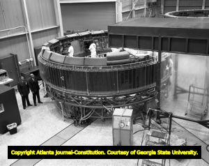 Construction of the Saturn rocket's operational systems, 1968