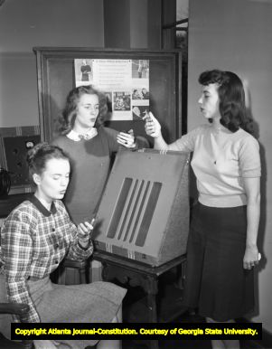 College students practice proper pronunciations, 1946