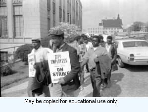 Atlanta Garbage Strike protestors at Atlanta City Hall, downtown Atlanta, Georgia, March 31, 1970. Part of a series labeled "Strike."