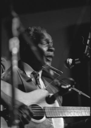 Reverend Pearly Brown performing, 1970.
