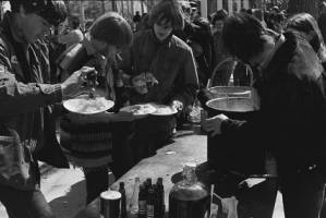 People eating at a free concert sponsored by the "Great Speckled Bird" at Piedmont Park, Atlanta, Georgia, September 21, 1969.