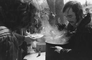 People eating at a free concert sponsored by the "Great Speckled Bird" at Piedmont Park, Atlanta, Georgia, September 21, 1969.