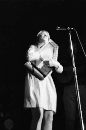 Anne Romaine playing the autoharp at the Appalachian Mountain Festival, 1968