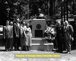 F. H. "Pug" King and IAM group at the Thomas Wilson Talbot statue in Grant Park, Atlanta, Georgia