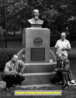F. H. "Pug" King and IAM group at the Thomas Wilson Talbot statue in Grant Park, Atlanta, Georgia