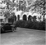 Entrance to the The Royal Hawaiian resort, Waikk Beach, Honolulu, Hawaii, 1930s