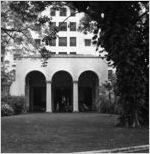 Entrance to the The Royal Hawaiian resort, Waikk Beach, Honolulu, Hawaii, 1930s