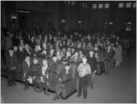 Crew Street School students' train excursion to Griffin, 1948