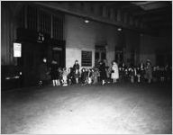 Crew Street School students' train excursion to Griffin, 1948