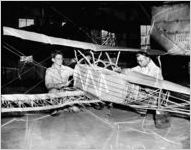 Model airplane