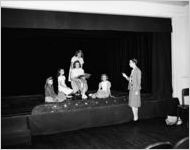 LaGrange, stage