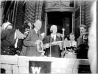 Baptist World Alliance convention (key to city held by Mayor Hartsfield)