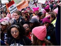Crowd of protesters wearing pussy hats and carrying signs, Women's March on Washington, 2017-01-21