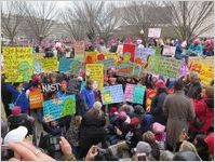 Panhandle Slim signs in the crowd, Women's March on Washington, 2017-01-21