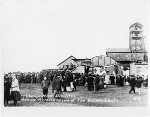 Crowd at escape shaft after explosion in St. Paul Mining Company's Mine No. 2 in Cherry, Illinois, 1909-11-13