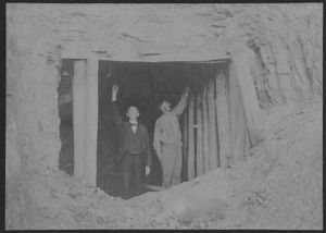Seven-foot thick coking coal mine deposit near Shelby Creek in Kentucky, circa 1880s