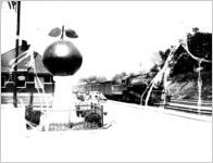 Big Apple monument at Cornelia, Georgia
