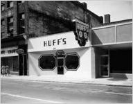 Huff's optician's shop (216 Mitchell Street SW)