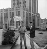 Plumbers and Steamfitters Local 72 members picketing