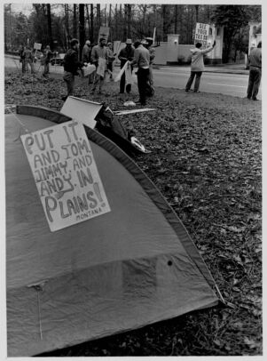 Protestors at Shady Side Park on Ponce de Leon