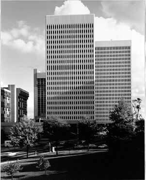 Colony Square, 1987