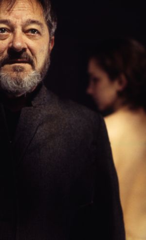 Del Hamilton in 7 Stages Theatre's production of "Disremember Me," press photograph, Atlanta, Georgia, October 18, 1999.