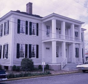 Bedingfield Inn
