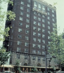 Cox Carlton (Days Inn)