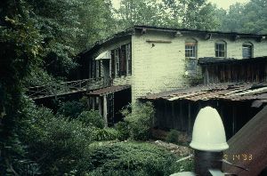 Banning Mills