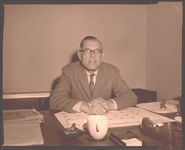 Dean L. Myer Jones, Vet School and Dr. A.L. Klecker, University of Georgia Vet School