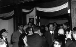 Howard "Bo" Callaway at Gainesville's campaign headquarters