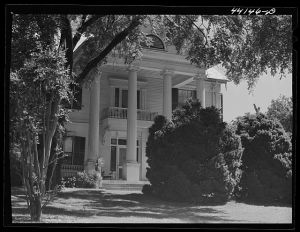 "Hawthorn Heights," the home of the Lamb family which owns the Union Point mill. Union Point, Georgia