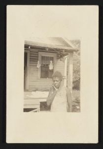 [Susie Herring, half-length portrait, Frederica, Georgia]