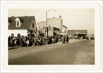 Photograph of downtown Sylvania in preparation for a parade, Sylvania, Georgia, 1947