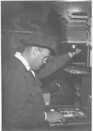 Davis, Snelson