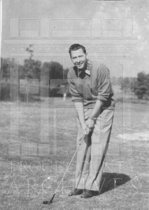 Cason Callaway golfing