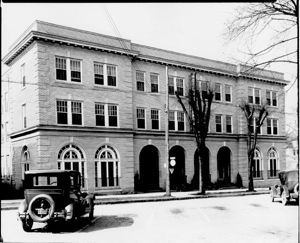 Colonial Hotel