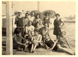 Menaboni - 1926 (circa)