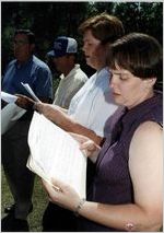 Julie Lee (foreground) and Kathy Lee